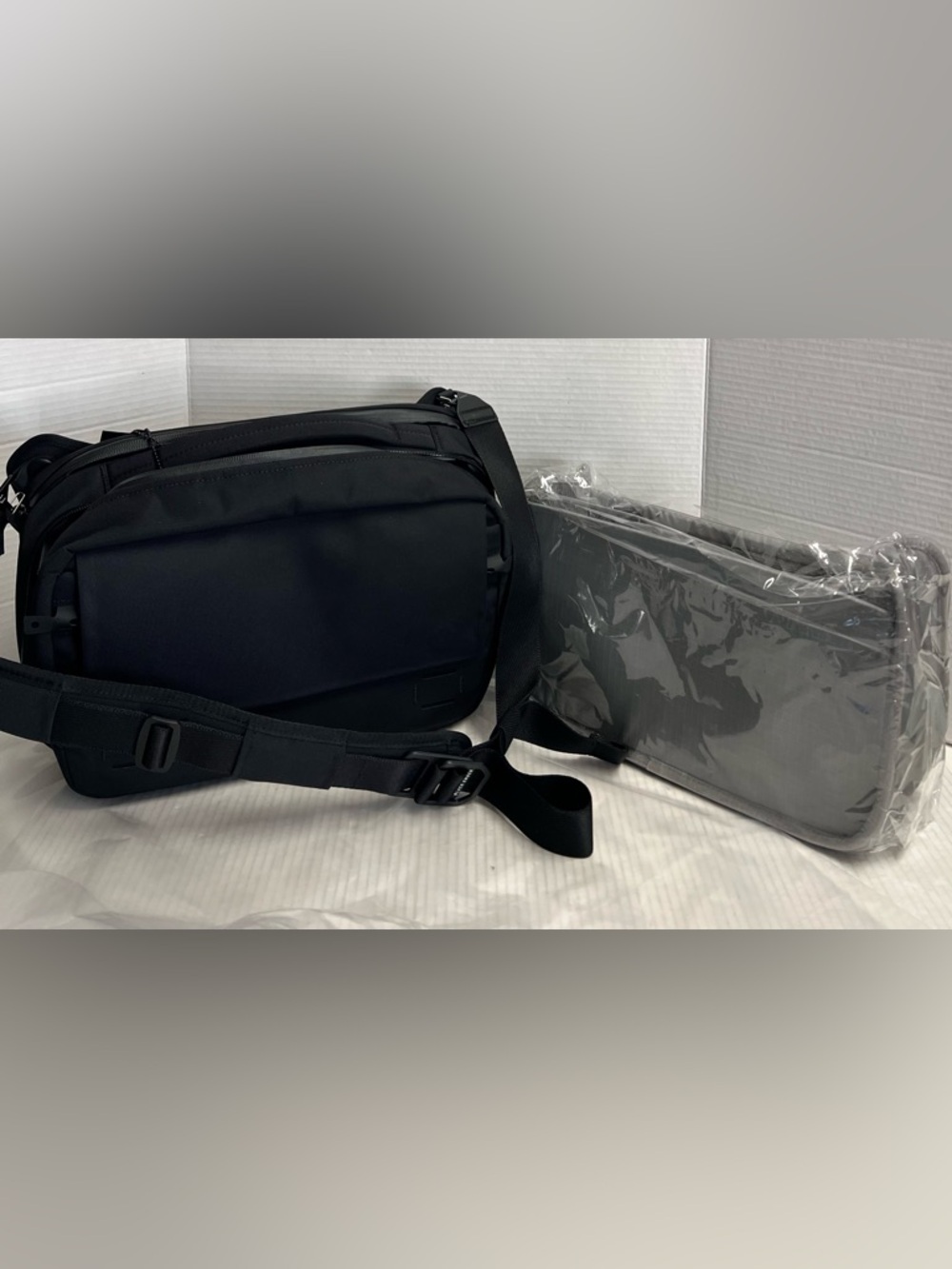 Black Ember Grip Sling 12L w/Insert